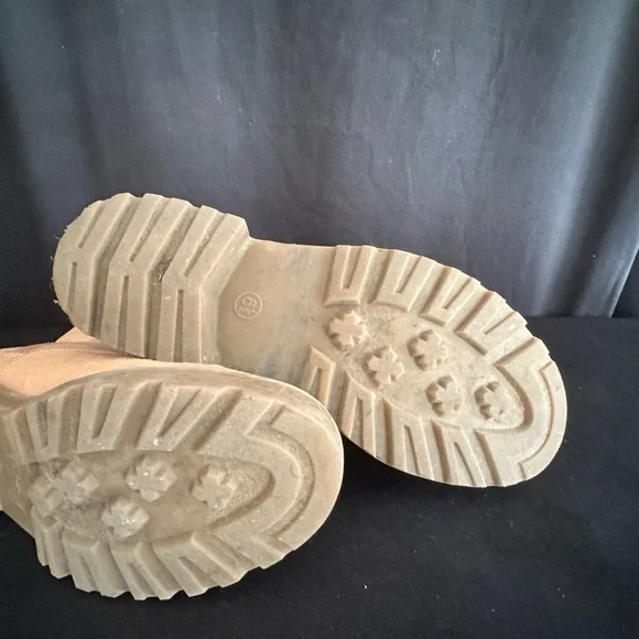 Women's Tan Lace-Up Boots 6.5 - Picture 7 of 8